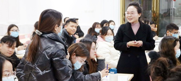 莲湖 专家指导+名师授课+培优补弱+日清月结的教学模式