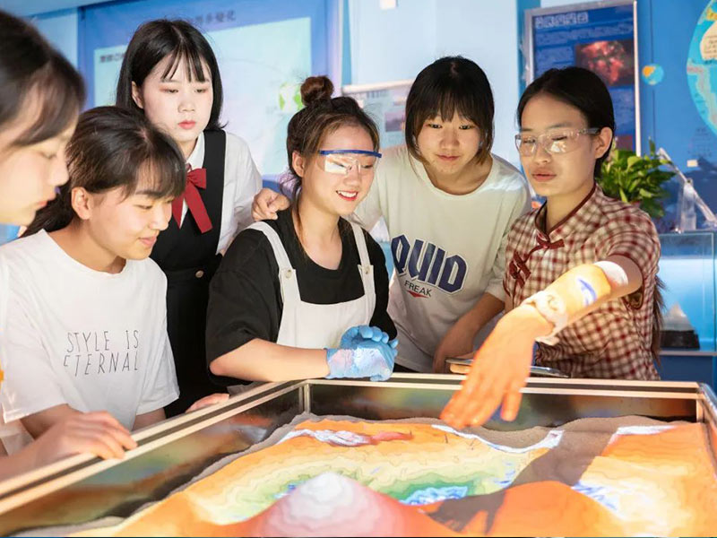 莲湖数字化地理实验室