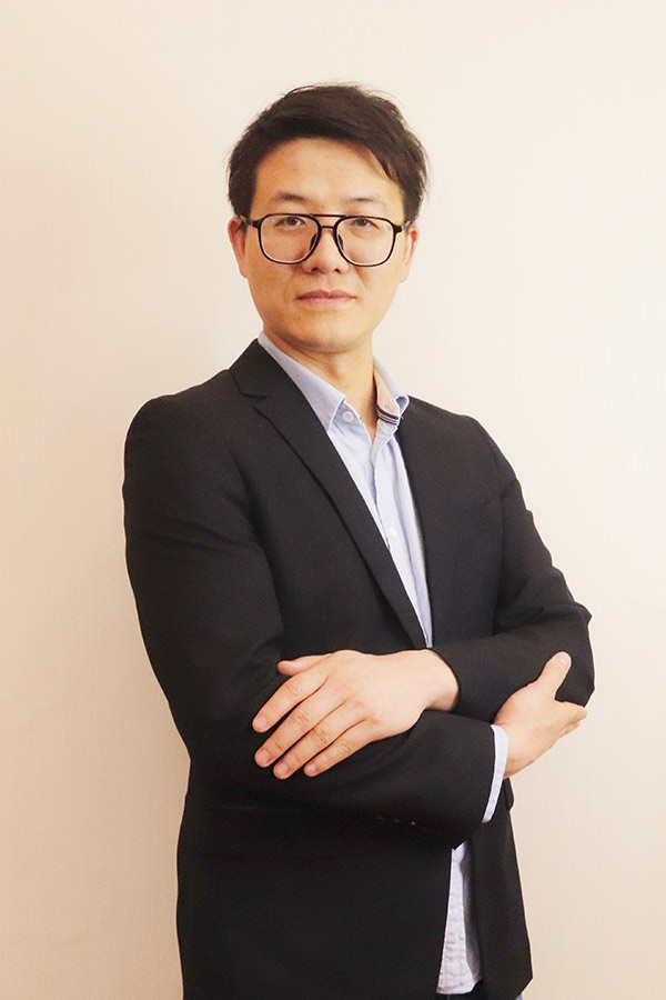 莲湖李林科 本科学历,毕业于西安石油大学