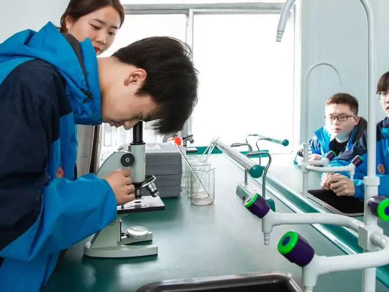 莲湖化学实验室